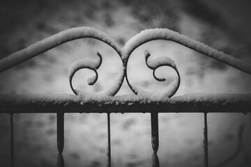 verschneiter Gartenzaun