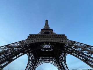 Tour Eiffel grandiose