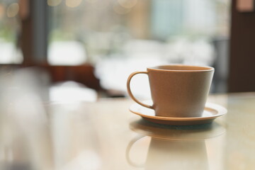 カフェにて。コーヒーカップ。