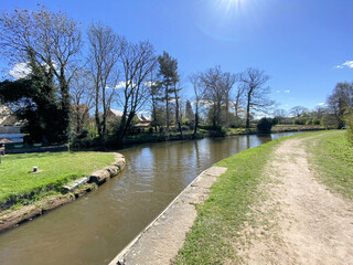 Fototapeta na wymiar A view of the Shropshire Union Canal at Whitchurch