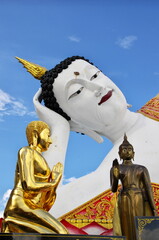 statues of buddha
