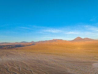 Vista aérea do por do sol e final da tarde em San Pedro de Atacama, Chile. 