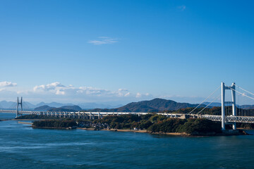 日本の岡山県倉敷市の鷲羽山から見た瀬戸大橋