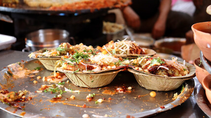  Varanasi Street food,Populer Kashi chat mashla with chatni,testy and healthy street food of Banaras