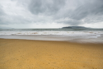 Fototapeta na wymiar Stormy day in Nha Trang bay