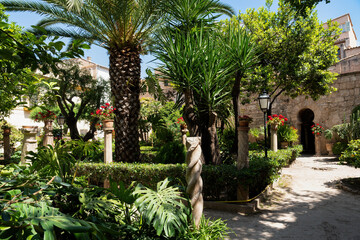 Garden patio of the old Arab Baths (Banys Arabs) in Palma de Mallorca, Balearic Islands, Spain © UlyssePixel