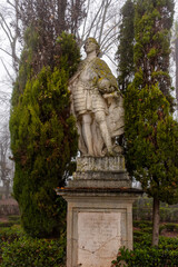 Fototapeta na wymiar Monumento al rey visigodo Wamba en el parque de la Vega en Toledo, España