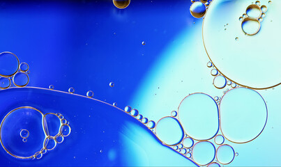 Abstract Colorful Food Oil Drops Bubbles and spheres Flowing on Water Surface - 687485480