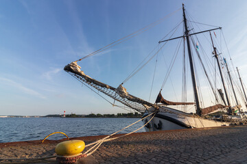 Segelschiff am Tiessenkai.