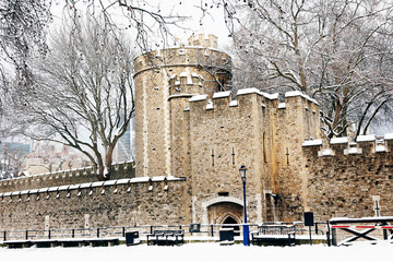 Snow covered Tower of London - 687532628