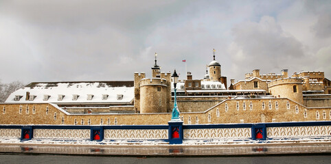 Snow covered Tower of London - 687532673