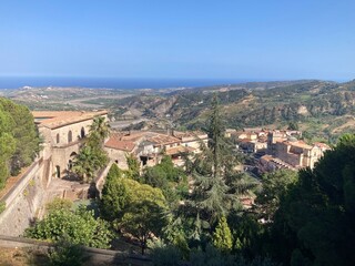 Fototapeta na wymiar Gerace, Italy : view of the town