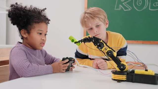 Smart primary students grouping to learning robot free electives in classroom
