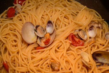 Italian Spaghetti With Clams Ant Tomatoes