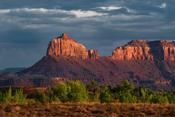 Red rock mountain range in the Grand Canyon, landscape