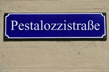 Emailleschild Pestalozzistraße
