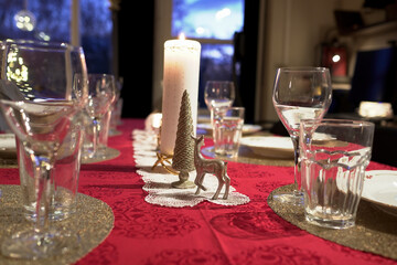 christmas dinner table setting