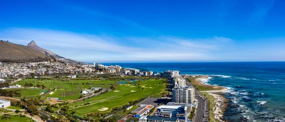 Tableaux sur verre Montagne de la Table cape town aerial panorama waterfront and the ocean together with table mountain, prime luxury real estate