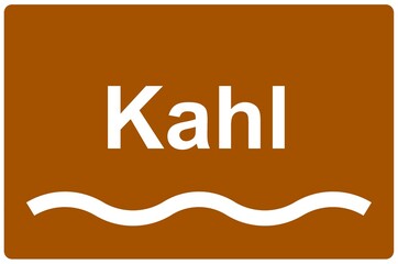 Illustration eines Flussnamenschildes des Flusses "Kahl"	
