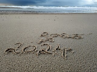 Jahresübergang 2023 2024 im Strandsand