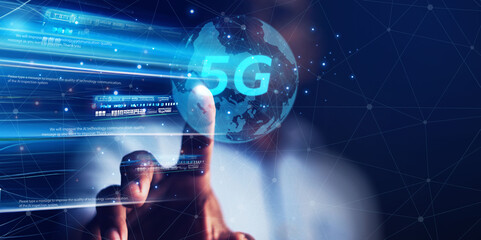 5g technology concept in the world of business people, hologram, high speed internet network technology.