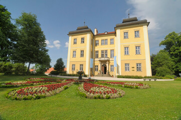 Karpniki Castle (German: Vischbach, Fischbach) - a historic castle located in the village of Karpniki, Poland