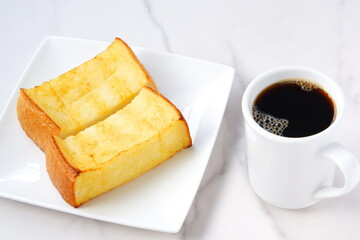 Fototapeta na wymiar フレンチトーストとコーヒーの朝食 