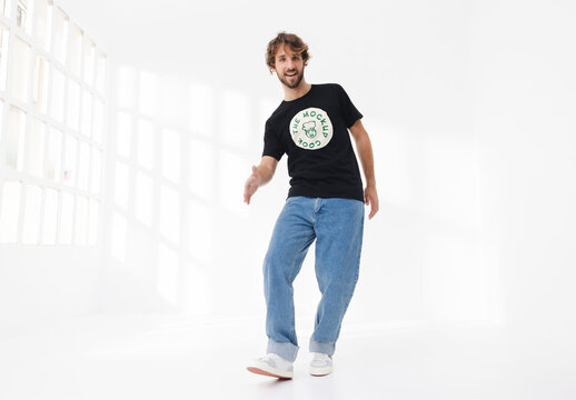 Mockup of man wearing customizable t-shirt about to shake hands