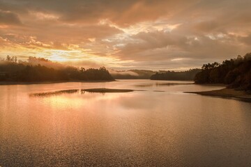 Cecebre Reservoir reserve drinking water, wildlife, fauna, fishing, as well as an unforgettable walk, in the surroundings you can eat very well, the bitter side is the invasion of American crab