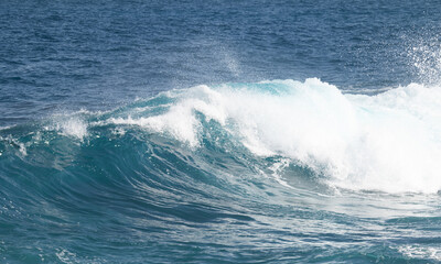 beautiful big waves in the atlantic ocean