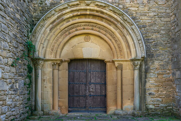 Fototapeta na wymiar San Miguel de Olcoz Romanesque parish, Olcoz, Valdizarbe valley, Navarra, Spain