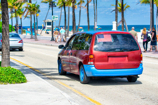 Fort Lauderdale main city road along the beach, Florida