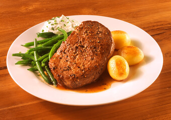 Steak Teller, Tellergericht, Bohnen, Kartoffeln, Fleisch, 