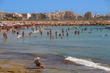 Vega Baja del Segura - Escenas de verano en playas de Torrevieja
