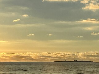 Atardeceres en la playa junto al mar