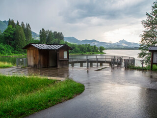 Fototapeta na wymiar Dam on the Gruentensee