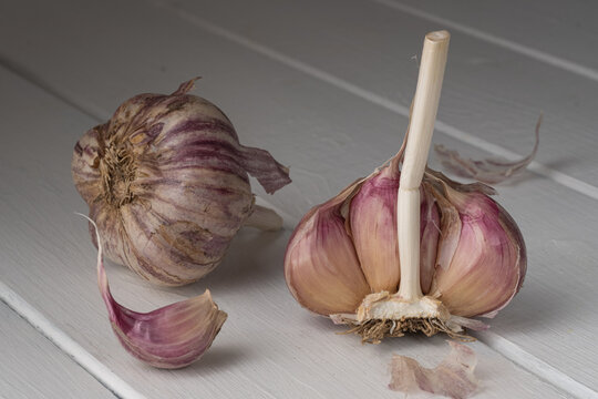 garlic on the table