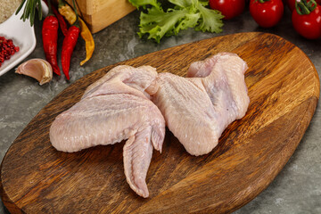 Raw chicken wings foe cooking