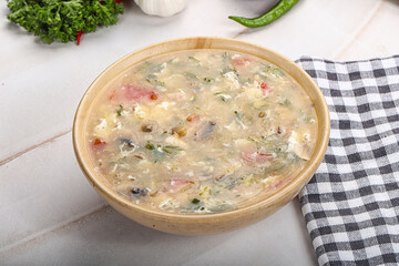 Chicken hot and sour soup