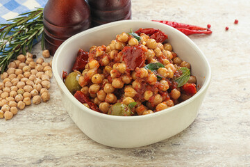 Chickpea beans with dry tomato and olives