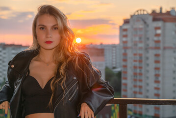 Obraz premium Woman in balcony