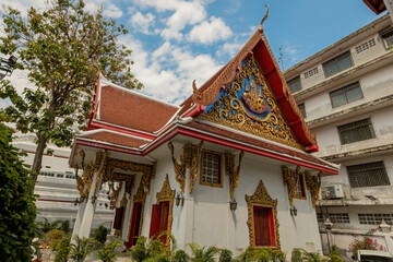 Fototapeta premium Wat Chakrawatrachawat Woramahawihan (Wat Sam Pluem) Crocodile Temple exterior details in Bangkok Thailand