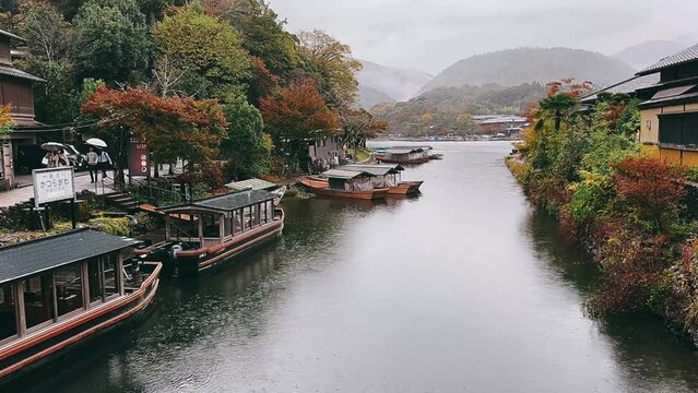 river in the city,boat, river, water, boats, landscape, sea, lake, sky, travel, nature, house, bay, ship, bridge, tourism, island, summer, canal, vietnam, coast, europe, seine, paris, view