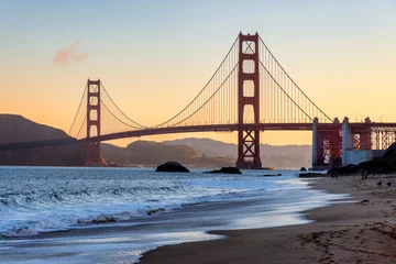 Fototapete Baker Strand, San Francisco Sunrise at Golden Gate Bridge in Baker Beach, San Francisco, California