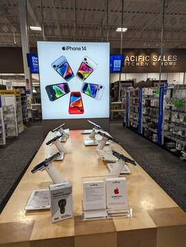 iPhone 14 Display Inside Best Buy