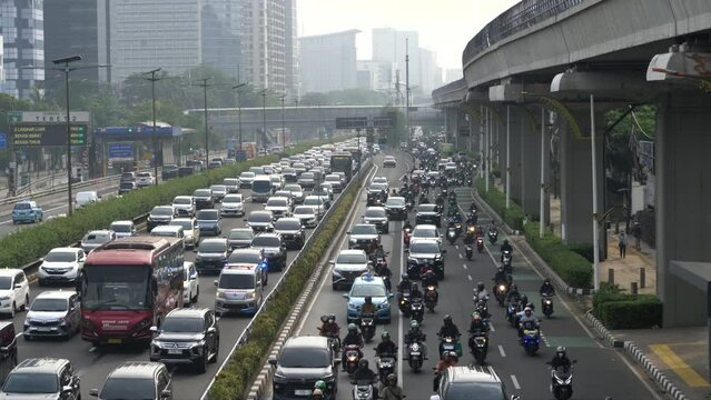 The density of vehicles in Jakarta in the morning