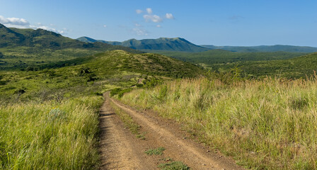 Naturreservat Hluhluwe-iMfolozi-Park ist eines der ältesten Wildschutzgebiete Südafrika - 688440603