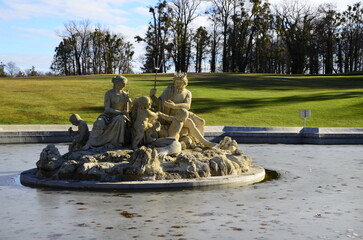 Šilheřovice - castle fountain Neptun - bathing children © Petra