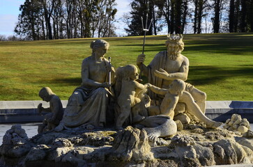 Šilheřovice - castle fountain Neptun - bathing children © Petra
