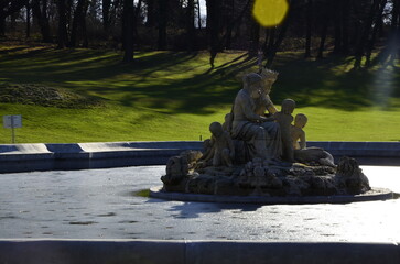 Šilheřovice - castle fountain Neptun - bathing children © Petra
